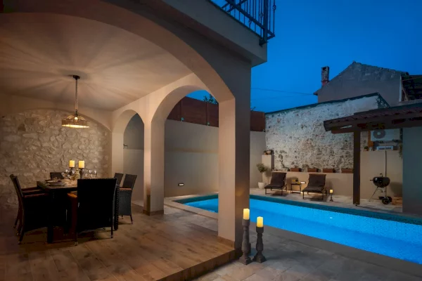 Villa Kameni dvori